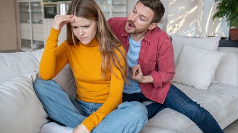 Lihtne psühholoogiline nipp, kuidas panna ülbe inimene paika ühe lausega