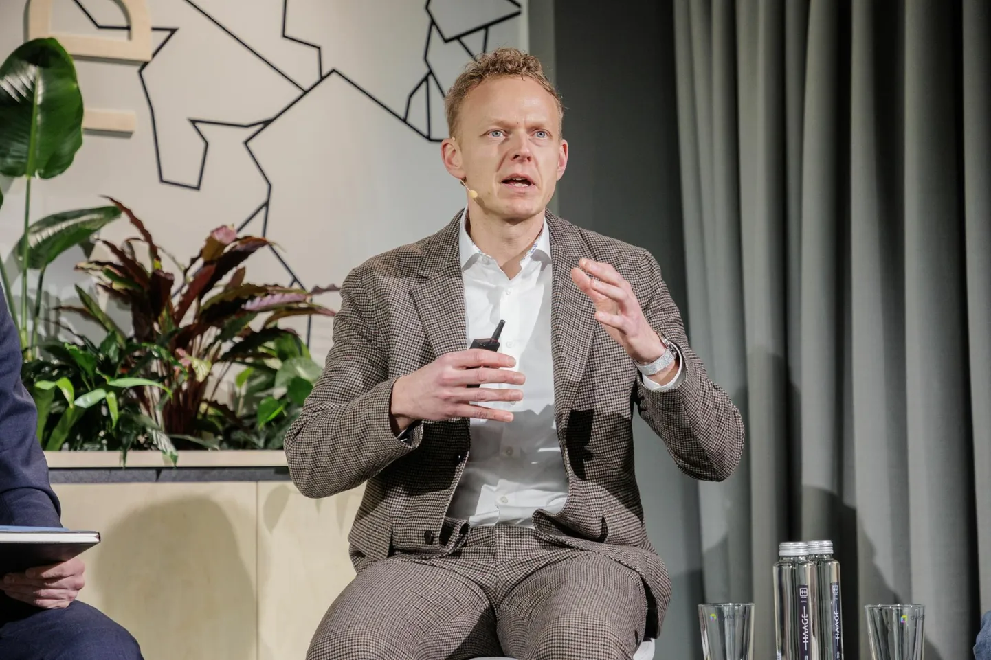 SEB peaökonomist Mihkel Nestor tõdeb, et Eesti majanduse käekäik on viimastel kvartalitel olnud selgelt vilets, samas kui Leedus pole õiget majanduslangust olnudki.