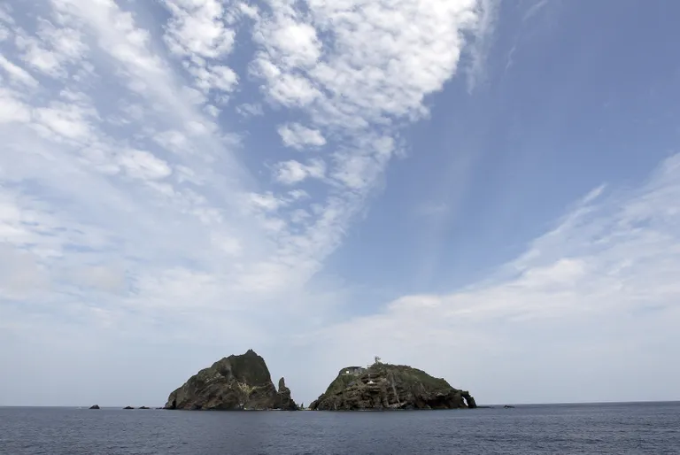 Vaidlusalused saared, mis Jaapani kaartidel on Takeshima ja Lõuna-Korea kaartidel Dokdo