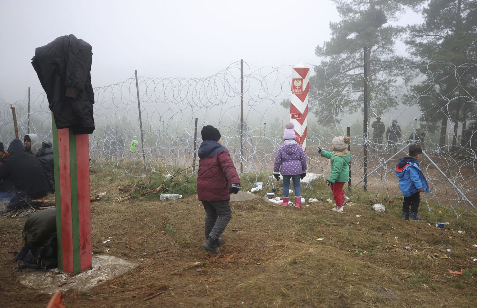 Дети мигрантов на границе с Беларусь-Польша.