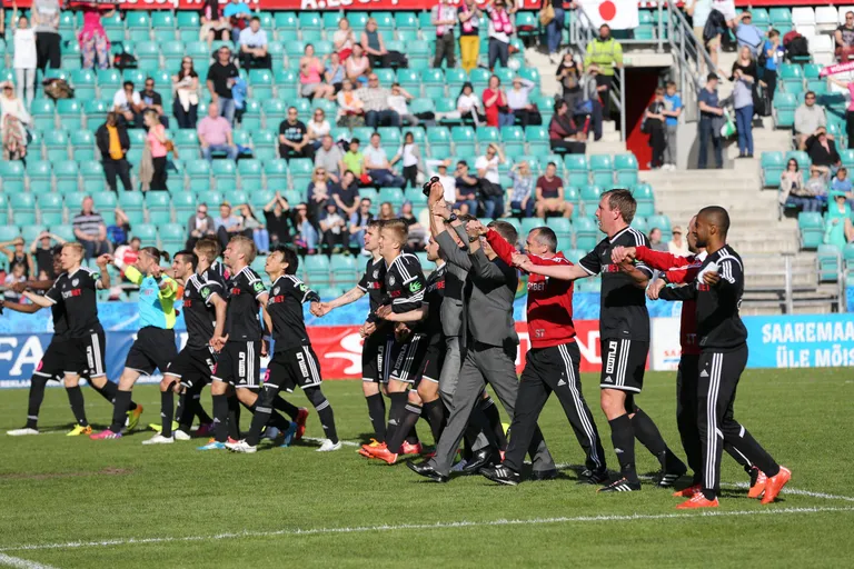 Nõmme Kalju tuli laupäeval klubi ajaloos esmakordselt Eesti karikavõitjaks. FOTO: