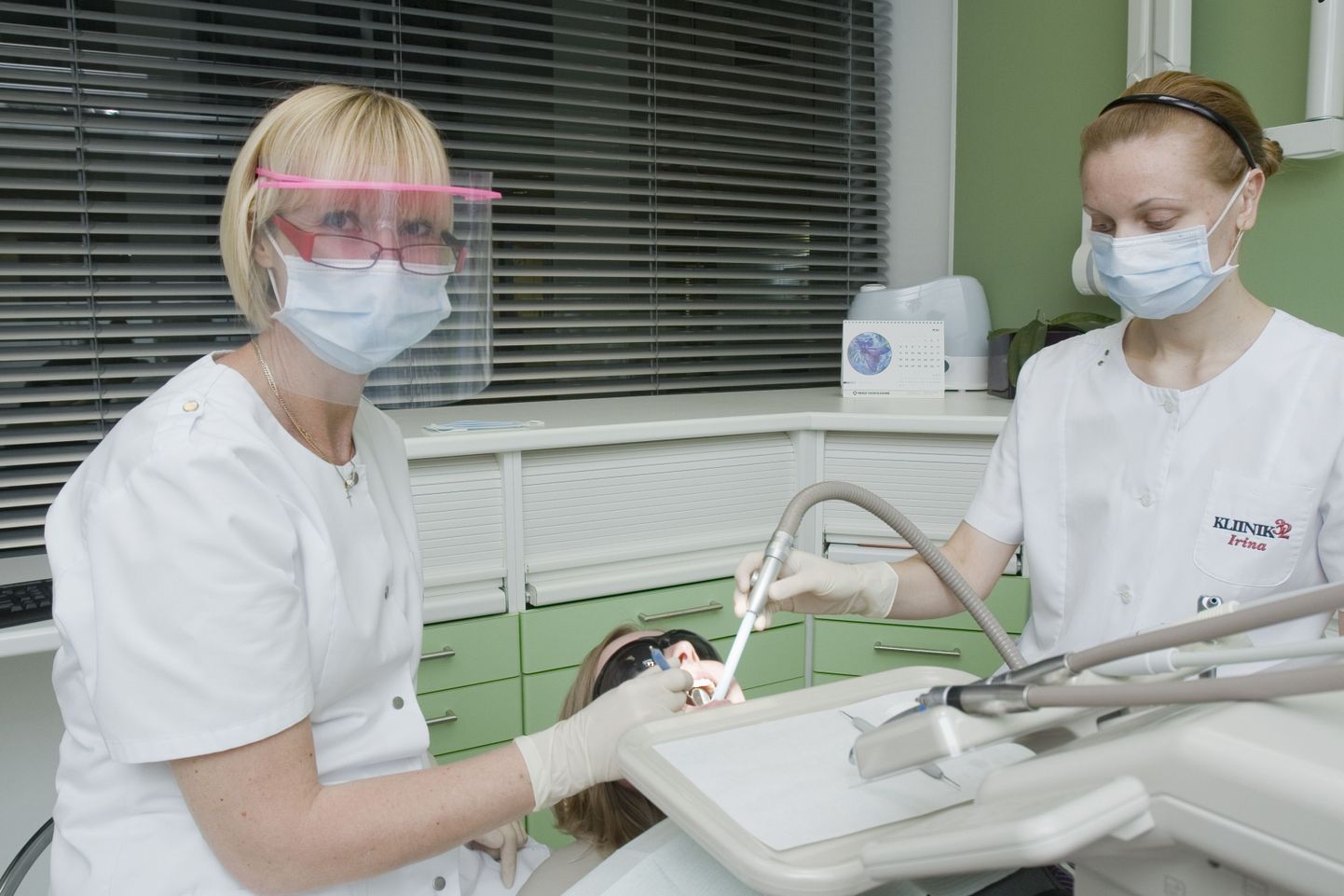 Kliinik32 arsti ja hügienisti Piret Kolki sõnul ei ole hambaspaa ilu- ega luksusteenus, vaid tarvilik protseduur suu tervise hoidmiseks.