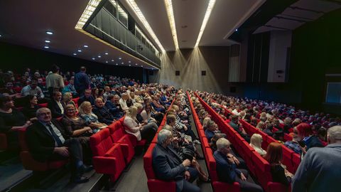 GALERII ⟩ Vaata, kes saabusid Ugala pidulikule hooaja avamisele