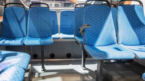 ФОТО ⟩ Возможно только в Таллинне: мужчина спустил штаны в автобусе и начал фотографировать свое мужское достоинство