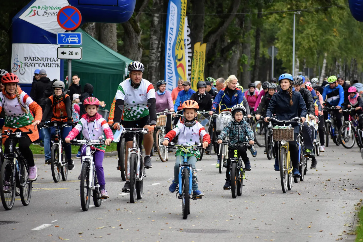 Pärnumaa rattaorienteerumise algus ja lõpp ning lastesõidud toimuvad Vallikäärus.