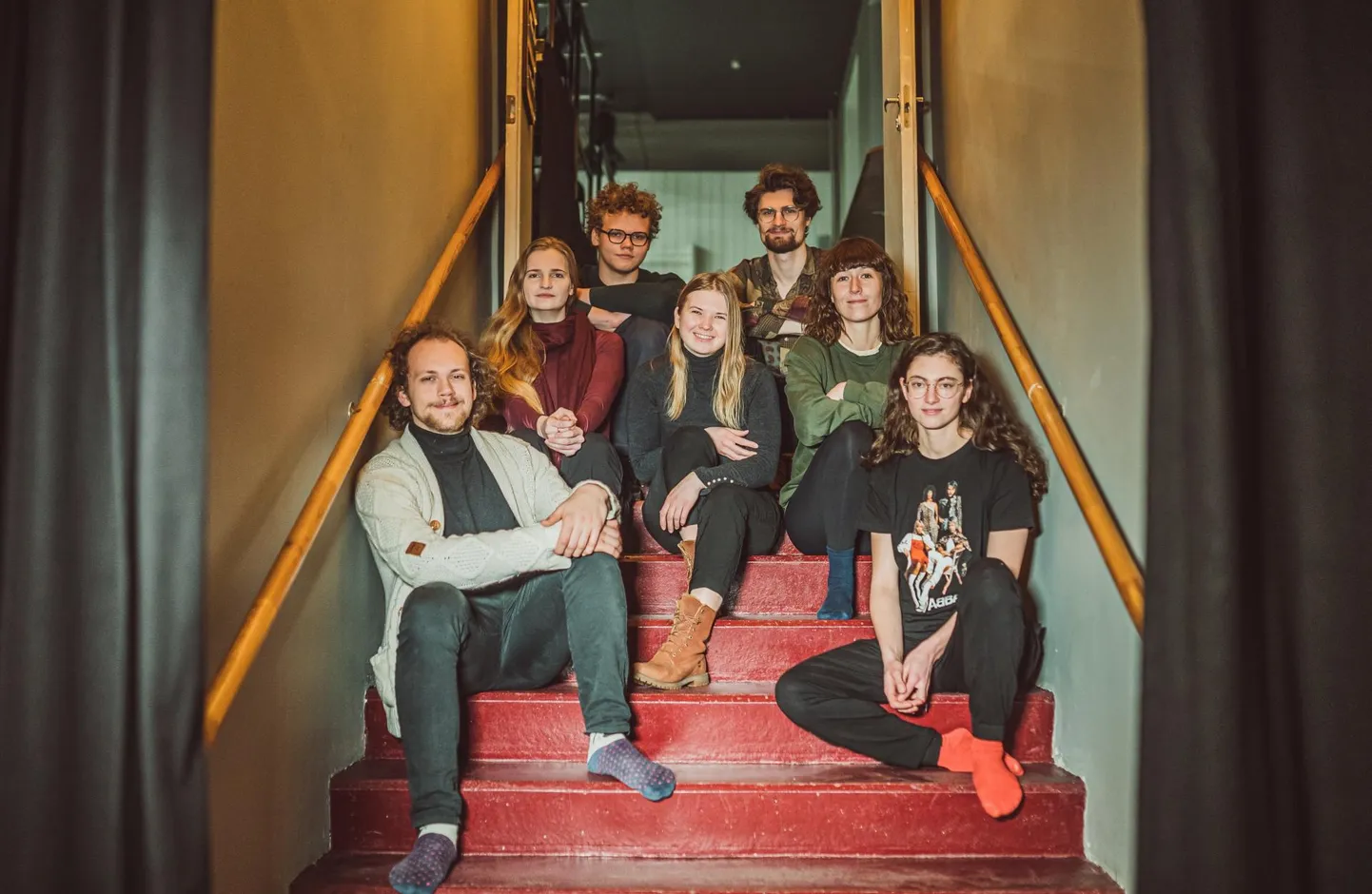 «Cervantooriumi» trupp proovide vaheajal Tartu Uue Teatri trepil.