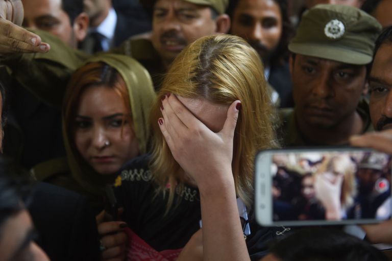 Tšehhi modell Tereza Hluskova puhkes kohtuotsust kuuldes nutma.