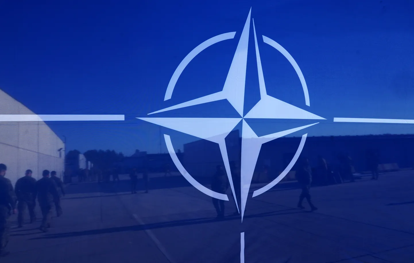 NATO paplašinātās klātbūtnes Latvijā kaujas grupas komandpakļautības maiņas ceremonija Ādažu militārajā bāzē.