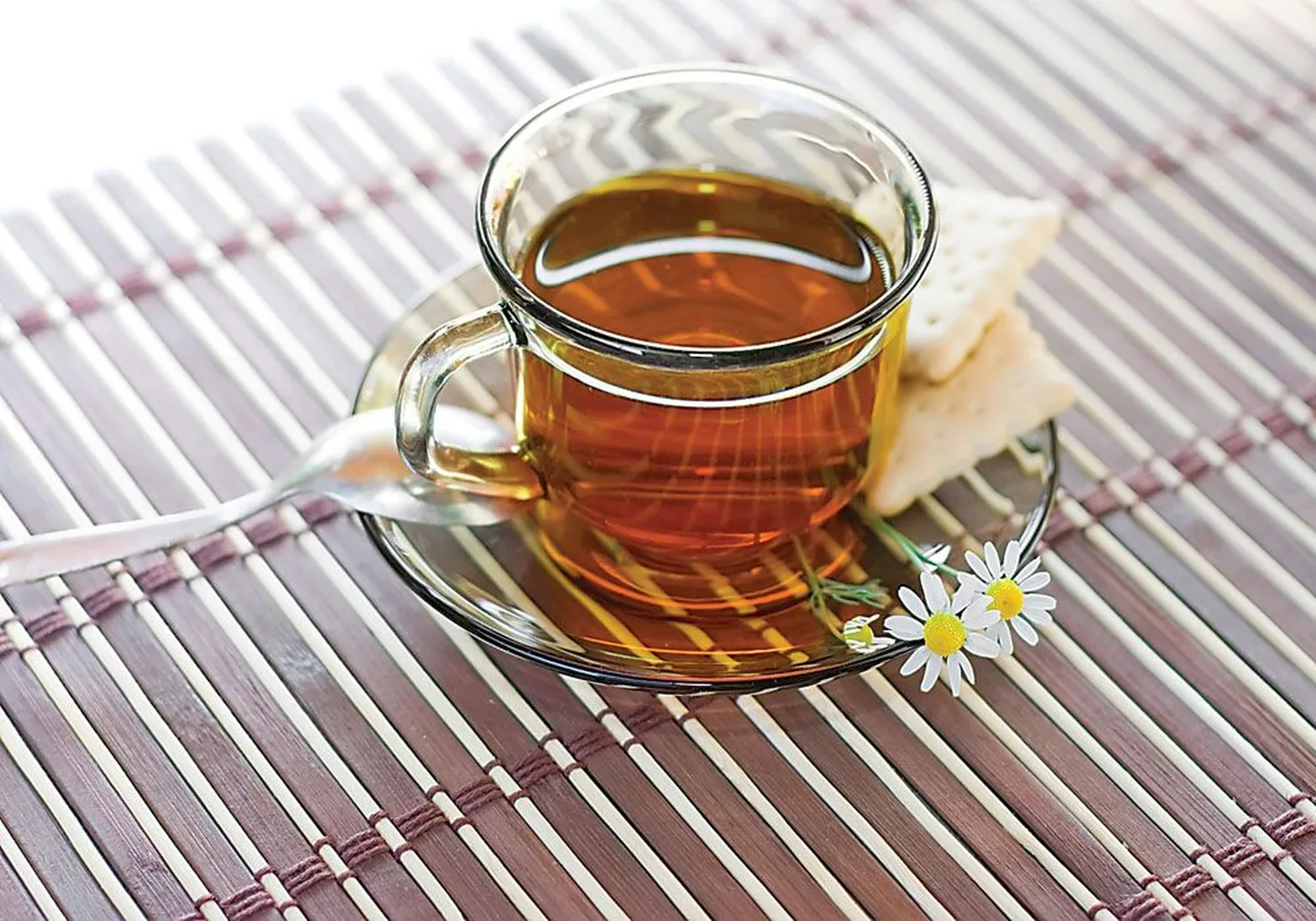 Сухари издавна были одним из наиболее распространенных лакомств, подаваемых к чаю.