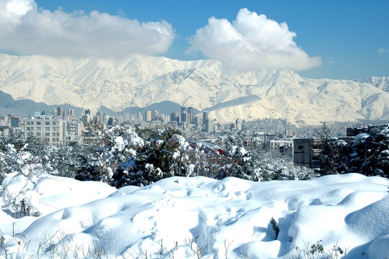Teheran ja Tochali mägi talvel.