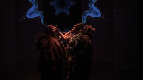 VAT Teatri «Arm» näitab naiste ja geide võitlust läbi aegade