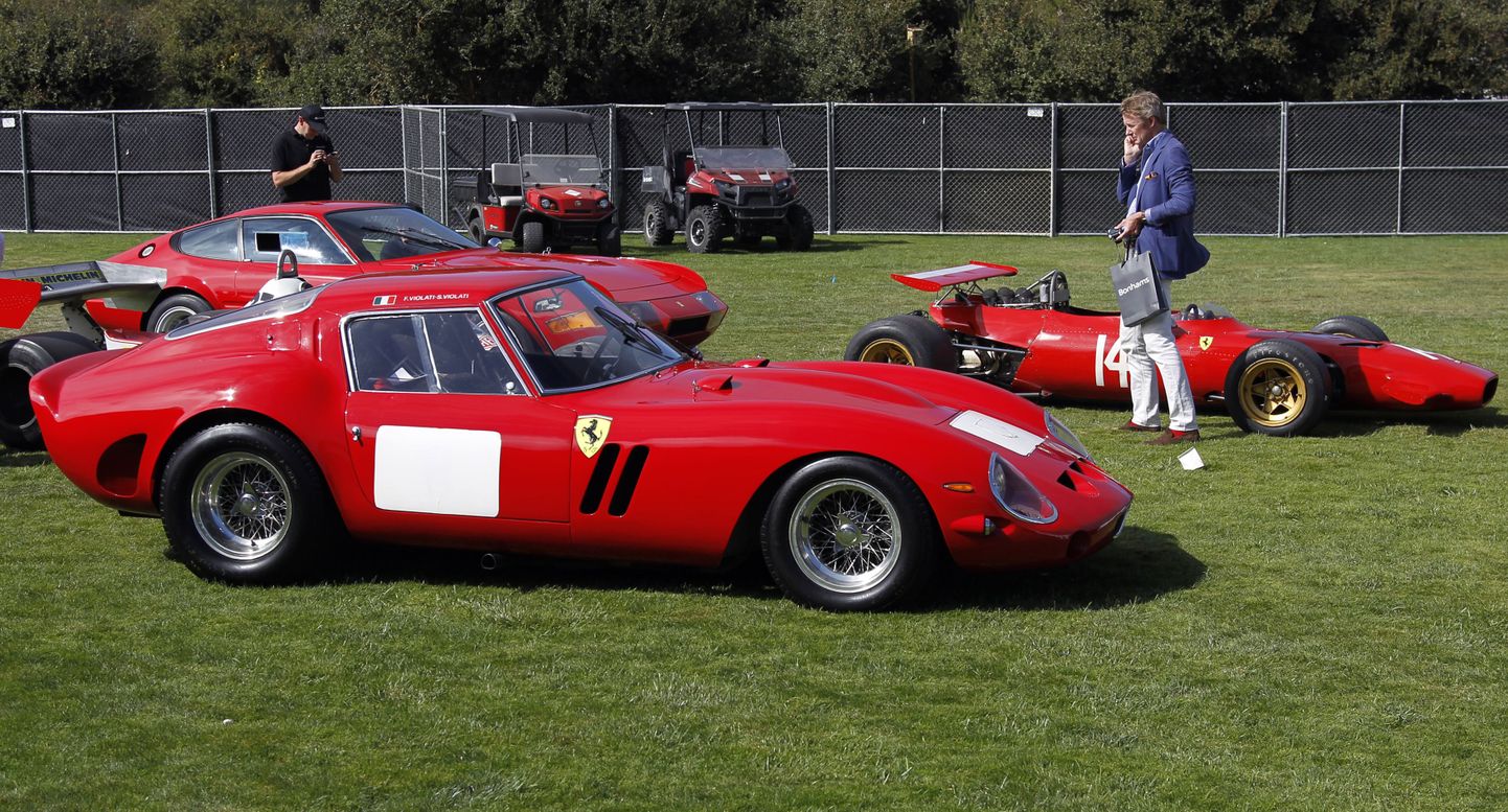 1960ndate alguse Ferrari 250 GTO Berlinetta koos teiste Ferraridega Californias autooksjonil aasta tagasi. Auto müüdi lõpuks 38 miljoni dollariga.