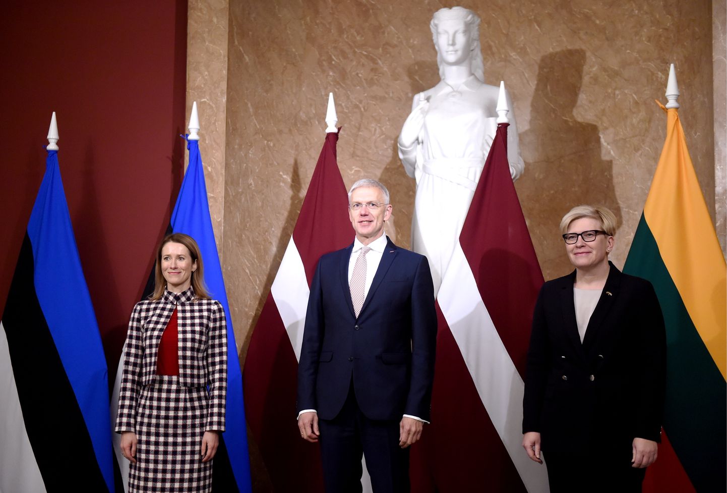 Премьер-министры Эстонии, Латвии и Литвы Кая Каллас, Кришьянис Кариньш и  Ингрида Шимоните