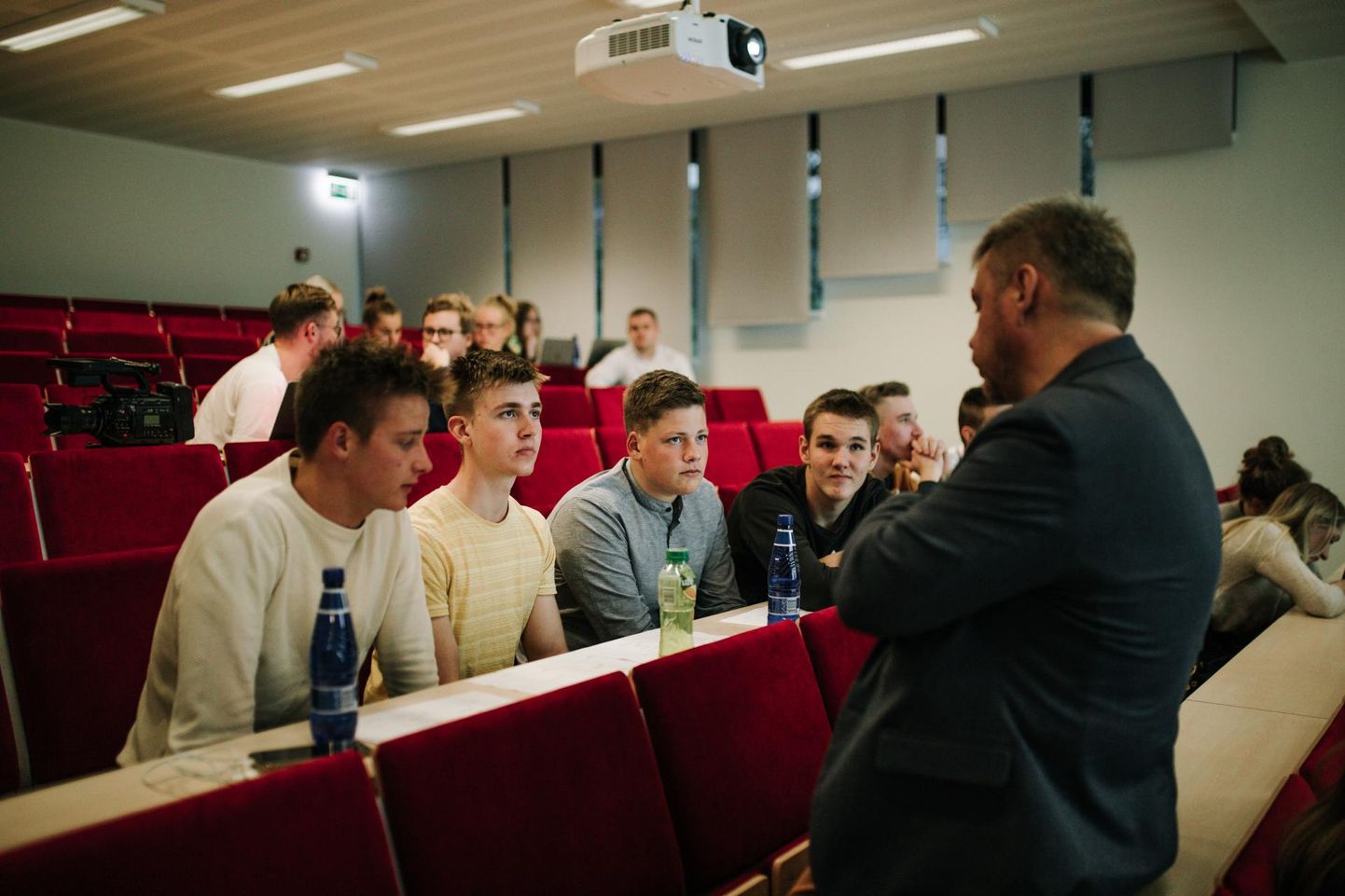 Nädalavahetusel peeti Viljandi gümnaasiumis projektikonkurssi, mille kaudu said noored raha, et oma plaanidega edasi minna.