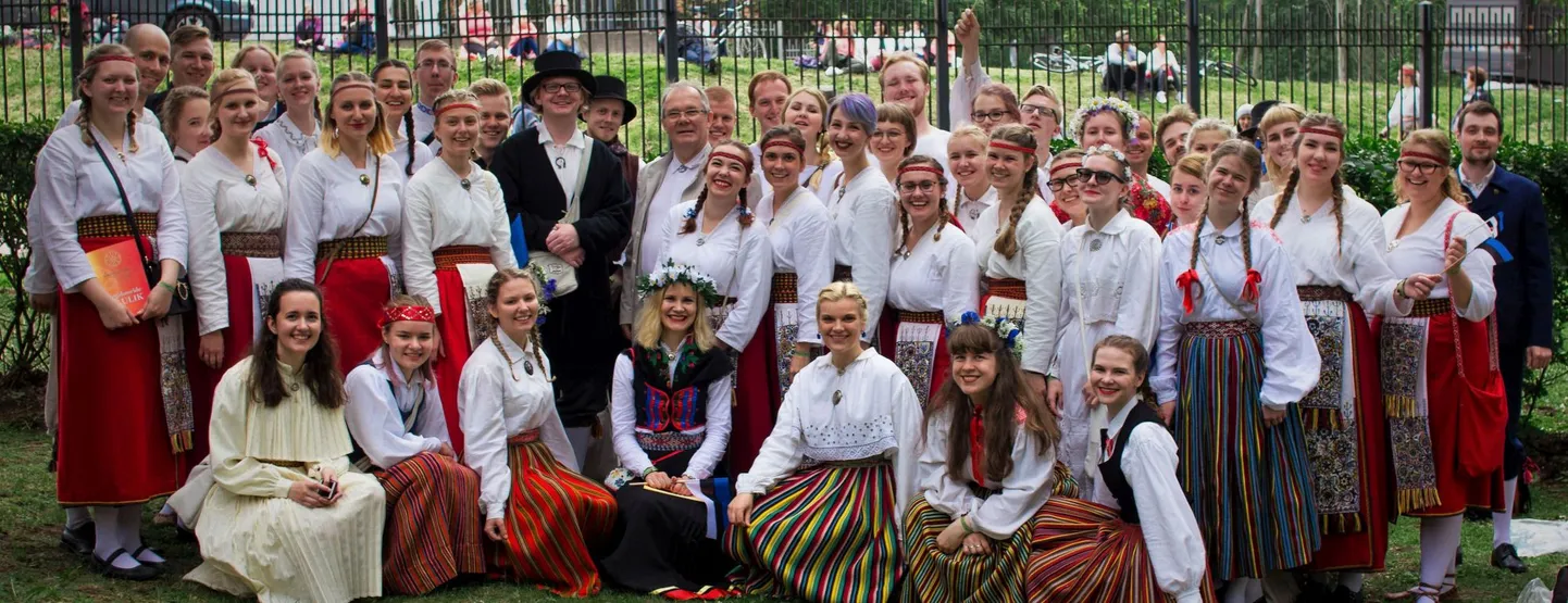 Tartu Noortekoor viimasel noorte laulupeol.