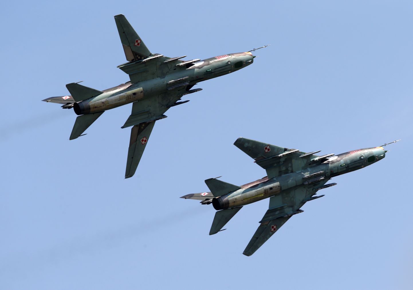 Poola õhujõudude Su-22 lennukid demonstratsioonlennul.
