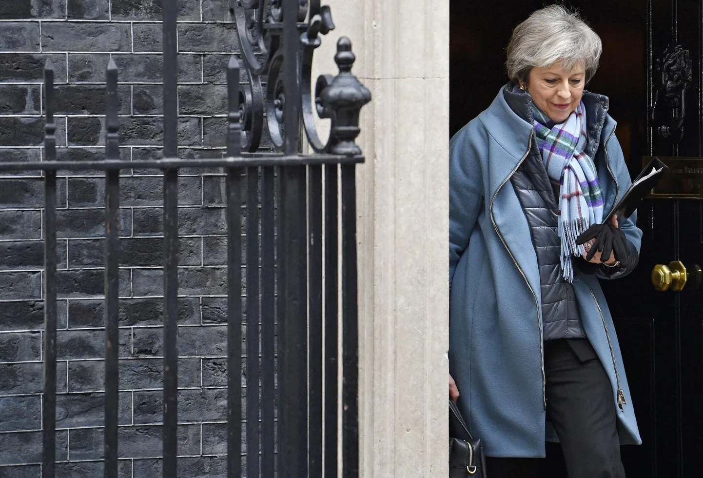 Ühendkuningriigi peaminister Theresa May Downing Streetilt lahkumas.