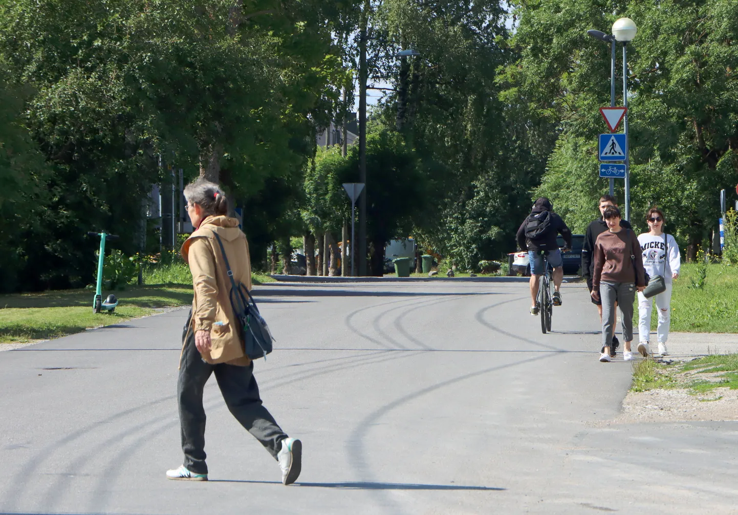 Одна велопешеходная дорожка будет построена на улице Таммсааре между улицами Раквере и Муру, где в настоящее время пешеходы вынуждены ходить по проезжей части.