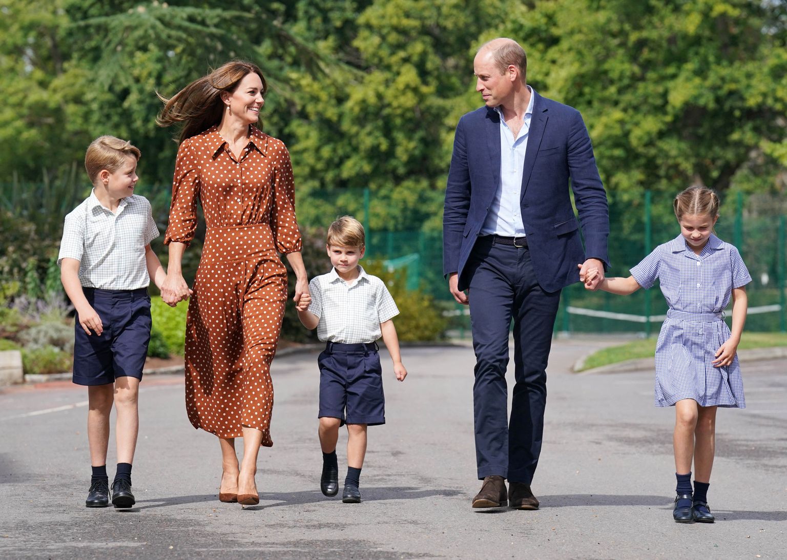 Prints William ja printsess Catherine, kes kuningas Charles III poolt Walesi printsiks ja printsessiks nimetati, lastega 7. septembril.