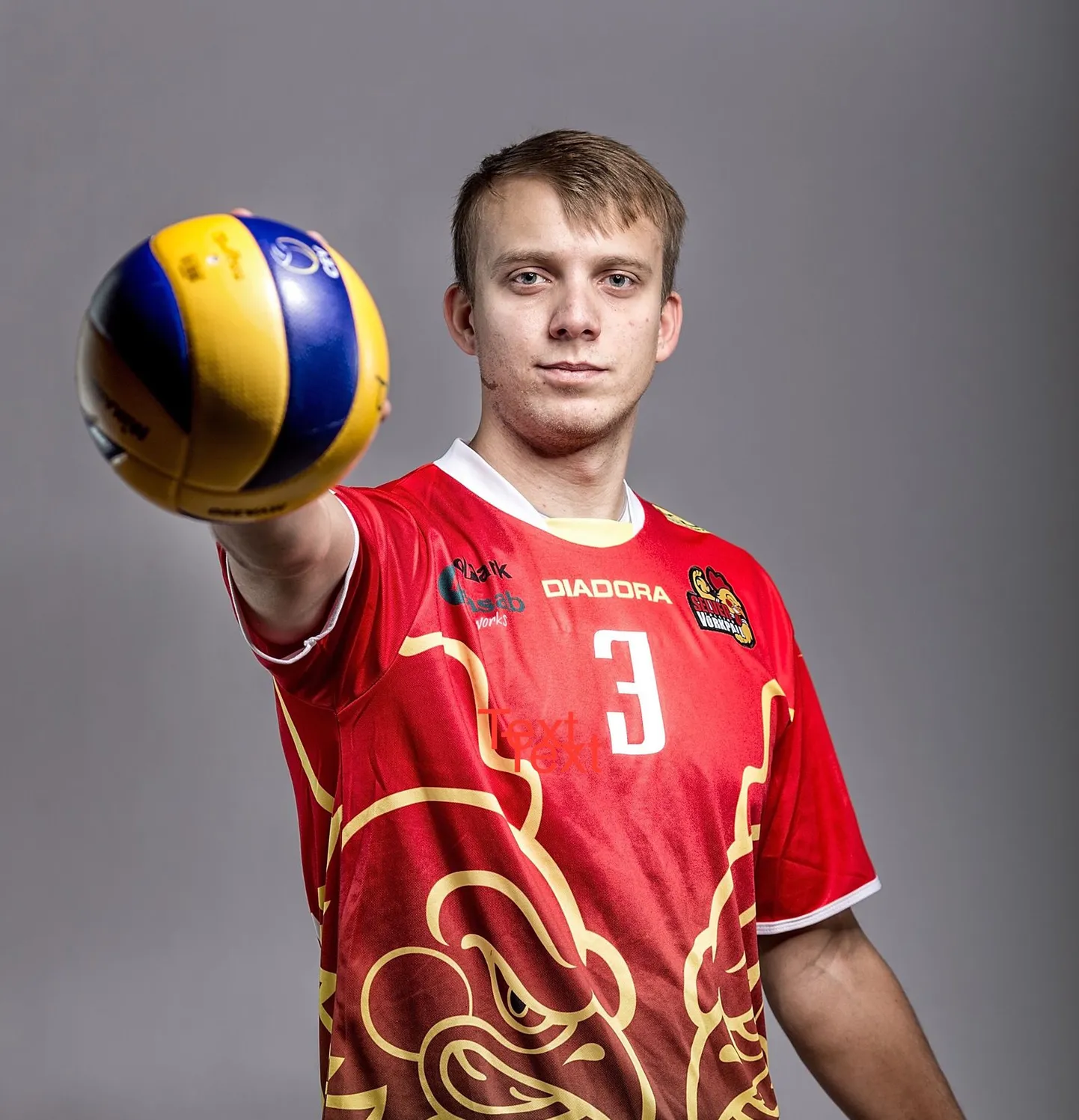 Mihkel Tanila Tallinna Selveri särgis.
