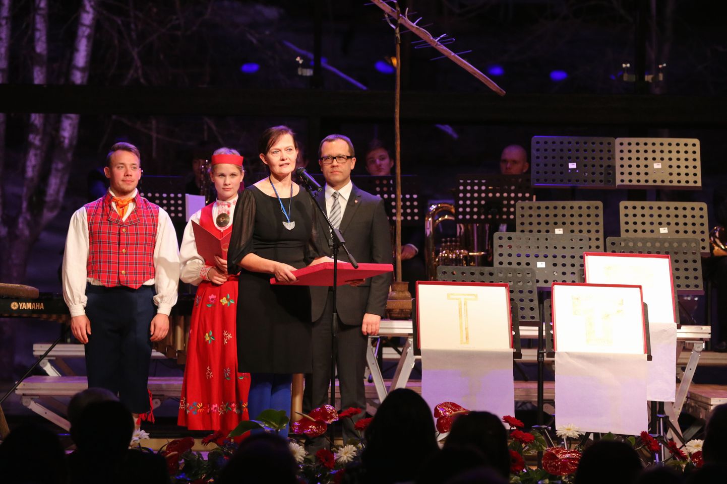 Möödunud aasta veebruaris käis Külli Lokko (esiplaanil) Tartu kultuurikandja auhinnatseremoonia ajal Elleri kooli Tubina saalis laval vastu võtmas aunimetust E STuudio noortekoorile.