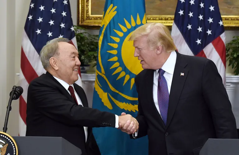 Nazarbajev Donald Trumpiga.