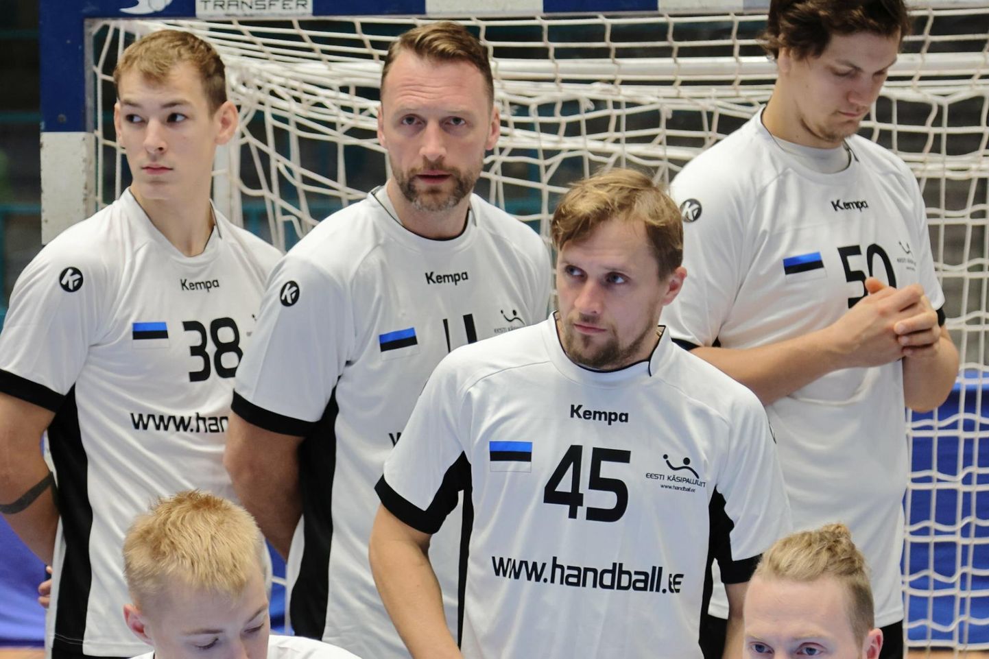 Täna läheb Eesti käsipallikoondis 2024. aasta Euroopa meistrivõistluste valikturniiri esimeses mängus vastamisi Tšehhiga. Koondise koosseisu kuulub viis Viljandi käsipallikasvandikku, teiste hulgas pildil olev Ott Varik (nr 45).