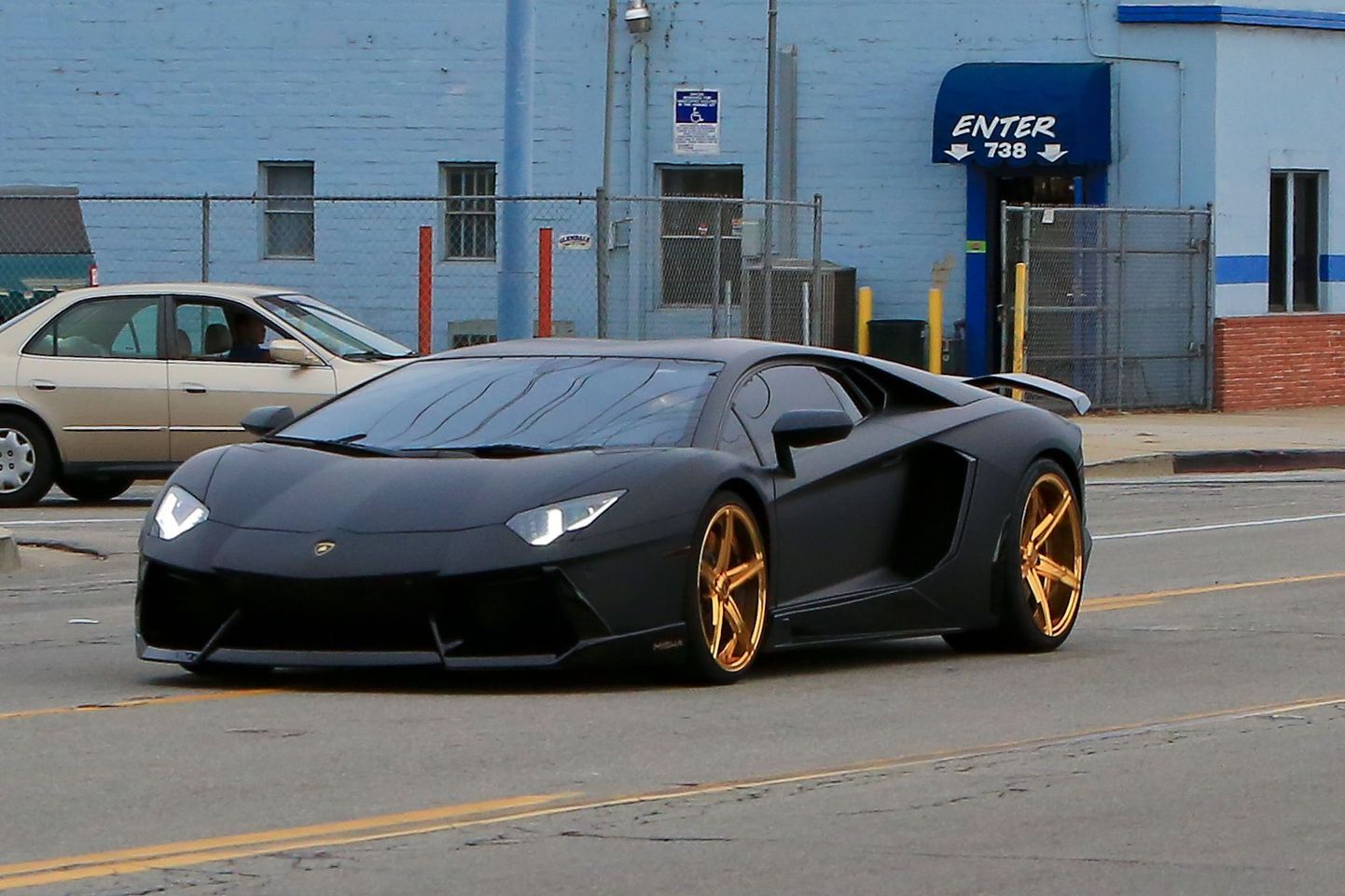 Chris Brown ja tema Lamborghini