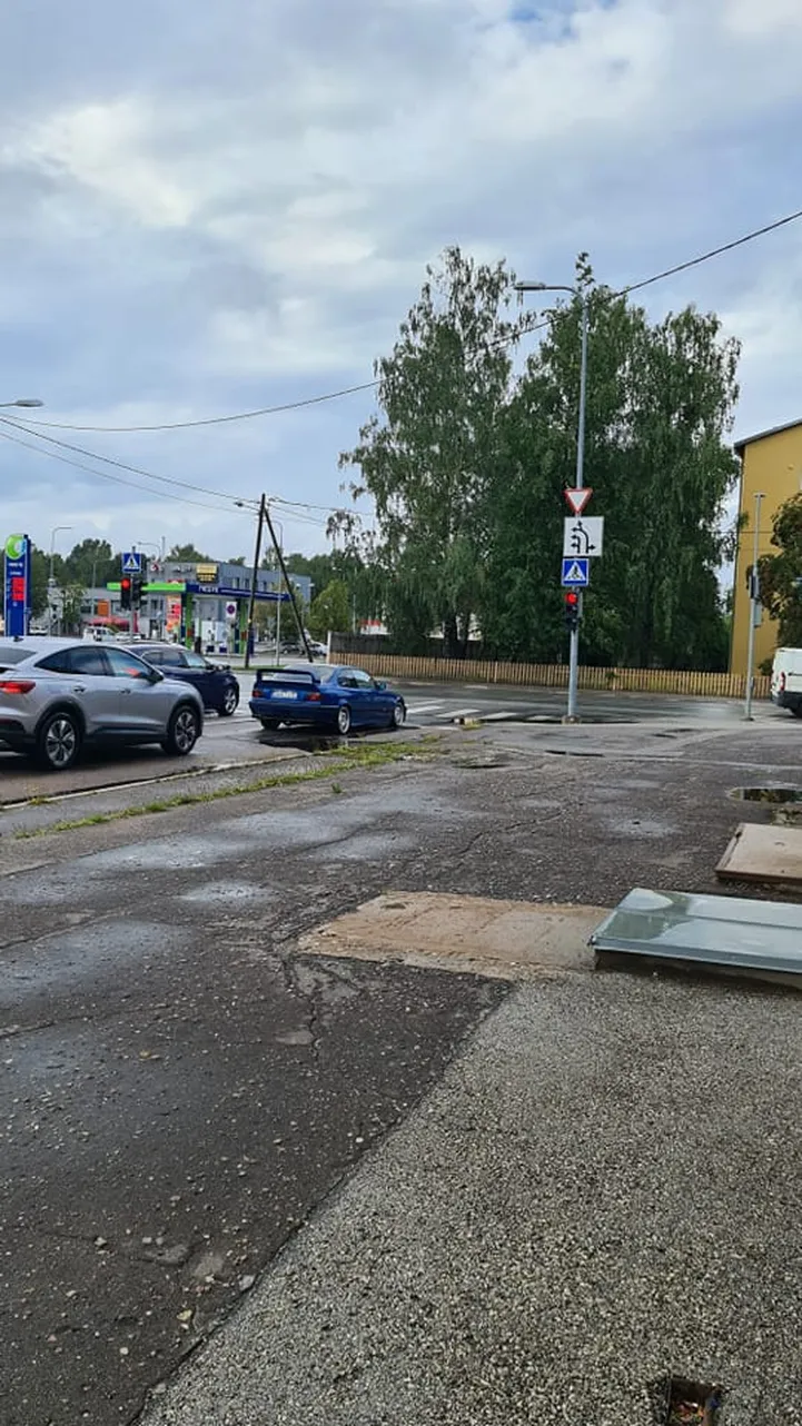 Aardla ja Jalaka tänava ristmikul muutus busside pärast liikluskorraldus