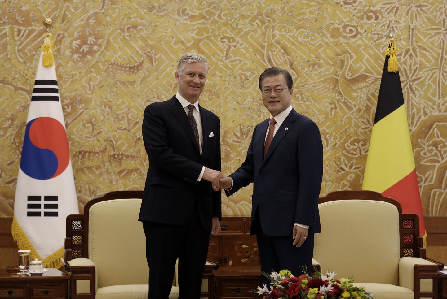 Lõuna-Korea president Moon Jae-in teisipäeval presidendi residentsis Belgia kuningat Philippe´i vastu võttes.