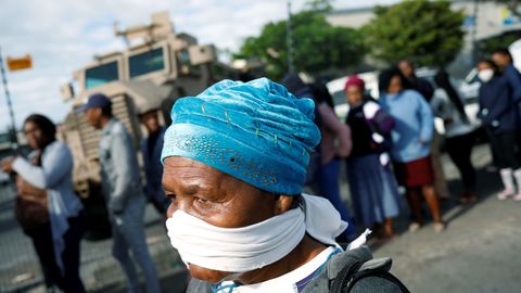 В ЮАР выявлен тяжелый вариант нового коронавируса. Именно он может быть причиной второй волны