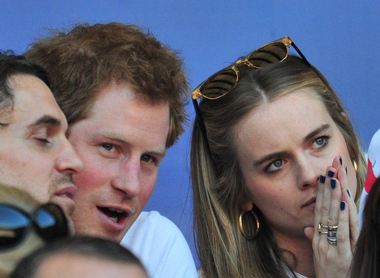 Prints Harry ja Cressida Bonas vaatamas märtsis 2014 Inglismaa ja Walesi vahelist ragbimatši