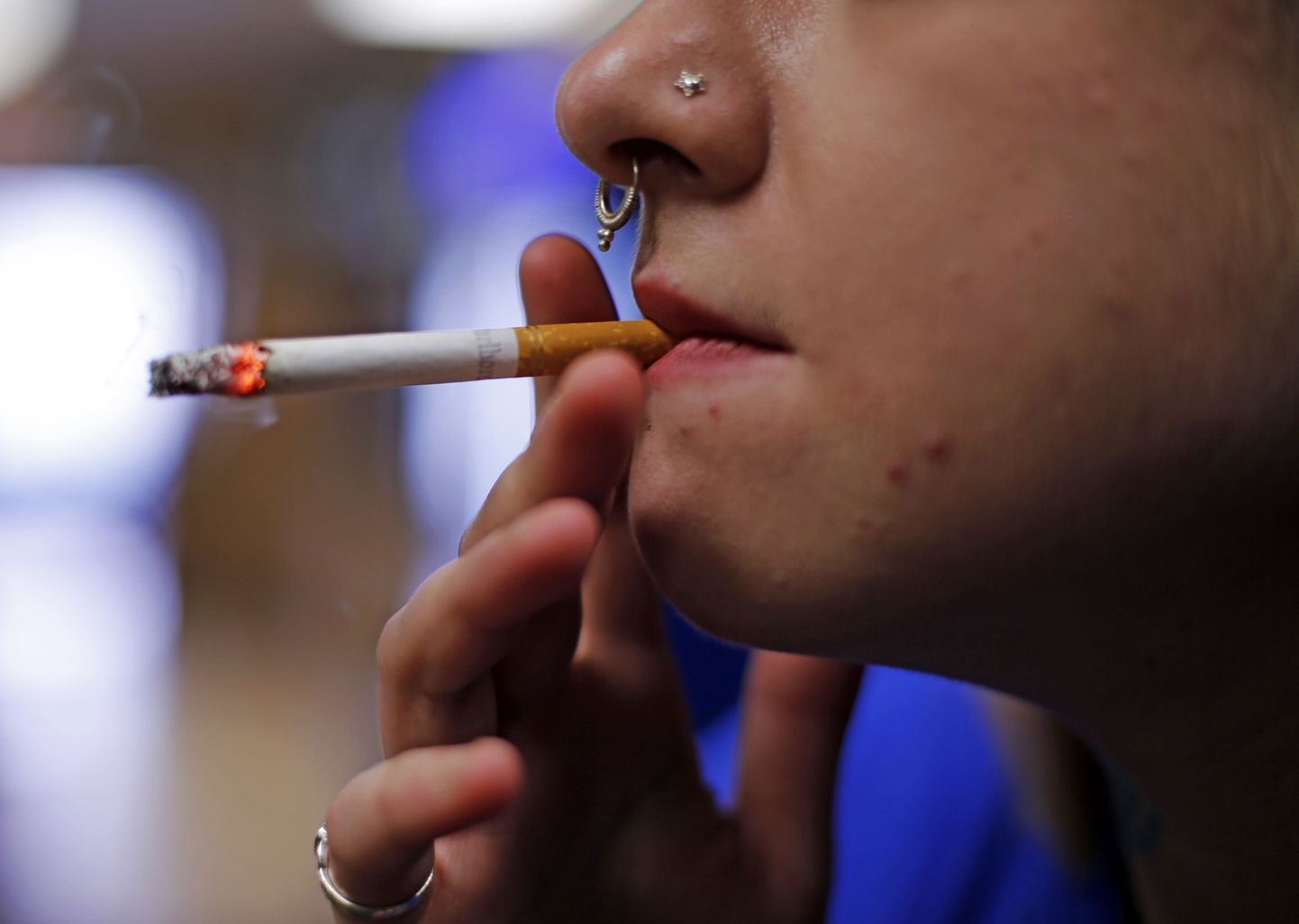 Keskmiselt proovivad lapsed Eestis suitsu juba 12-aastaselt.