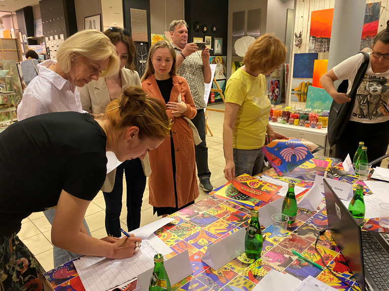 В Риге стартует мозаичный марафон в поддержку украинского искусства