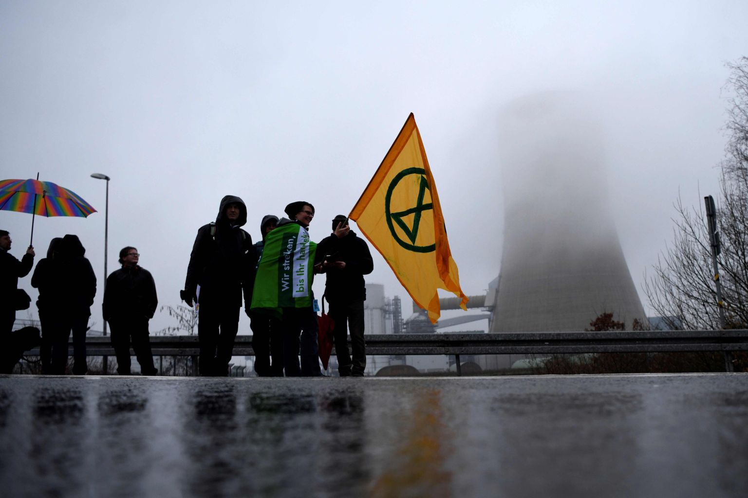 Протесты на территории новой угольной электростанции Даттельн-4 на западе Германии.