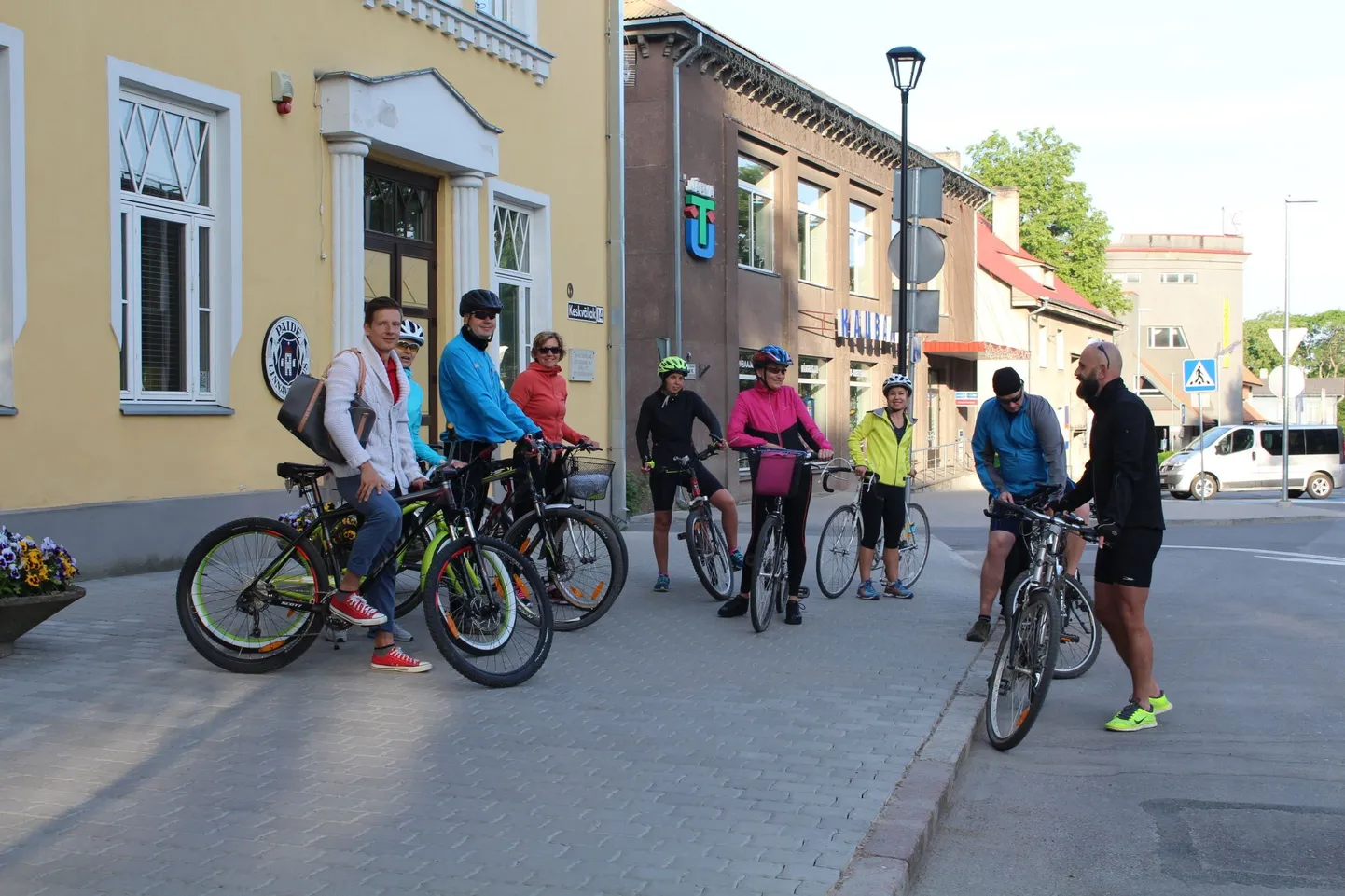 Hommikune jalgrattasõit Paides.
