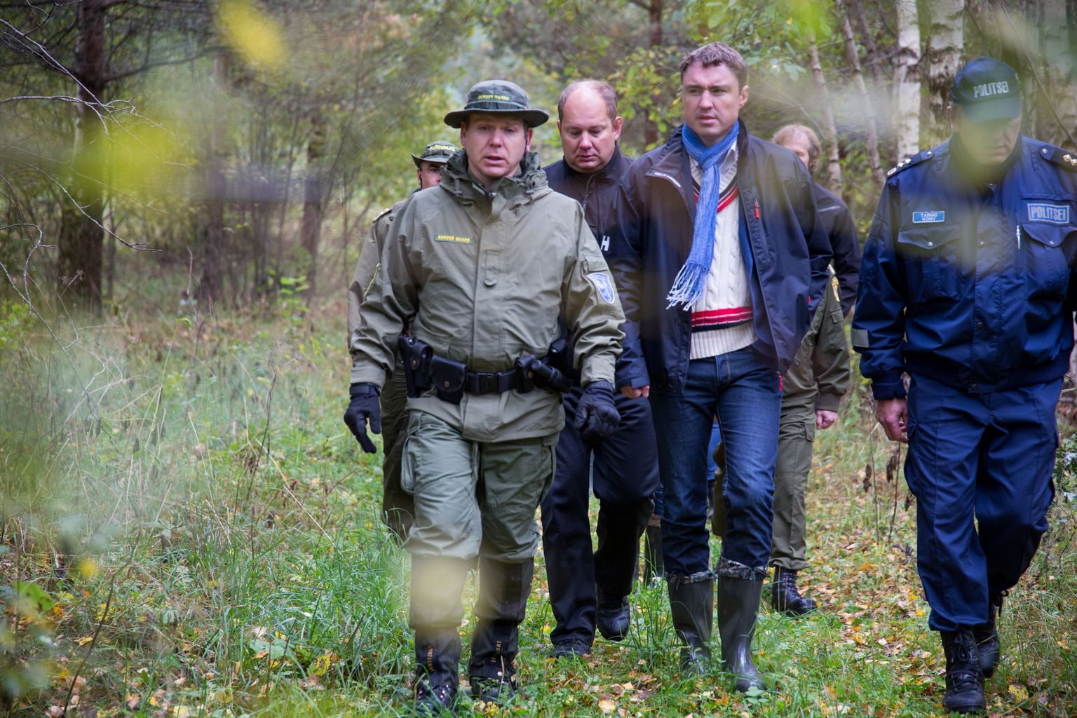 Peaminister Taavi Rõivas, siseminister Hanno Pevkur ning politsei- ja piirivalveameti juht Elmar Vaher külastasid täna Eesti kagupiiri.