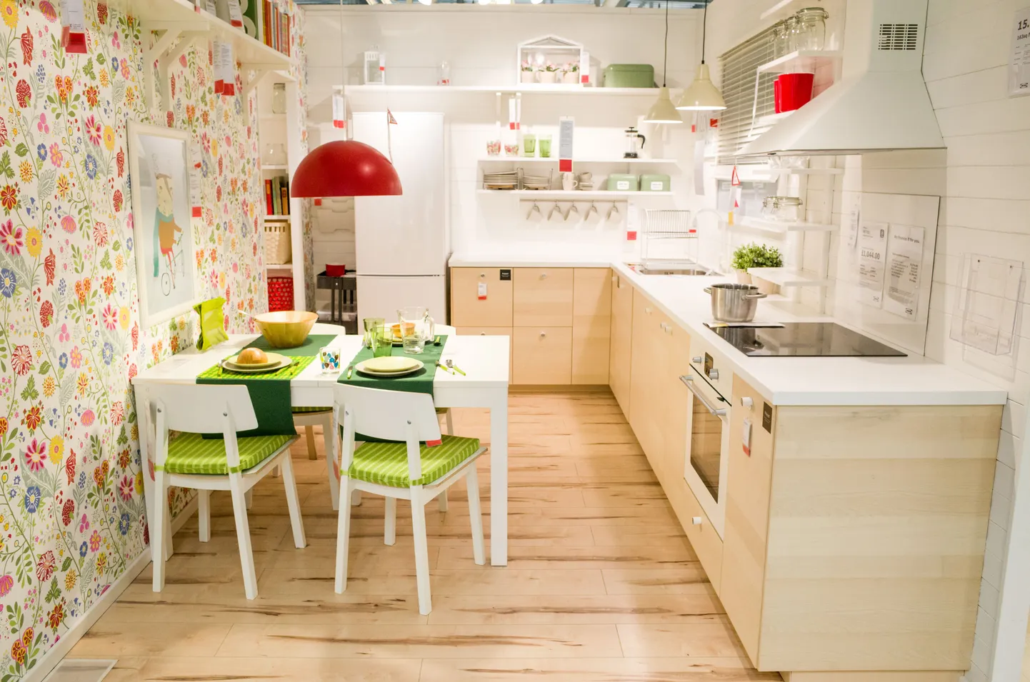 Näidisköök IKEA kaupluses.