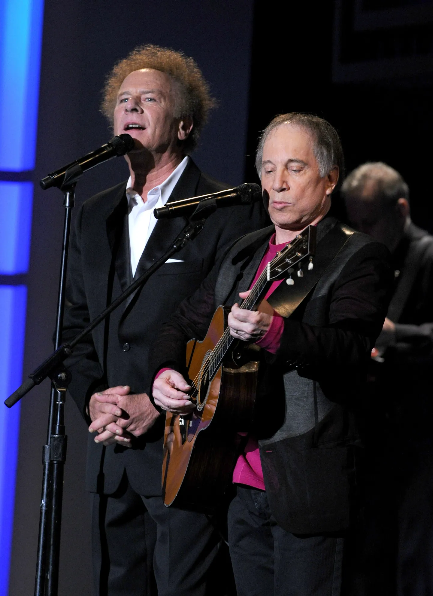 Kuigi Paul Simon ja Art Garfunkel on Simon & Garfunkeli nime all läbi aastakümnete korduvalt esinenud, on Simoni ja Garfunkeli suhe olnud pärast bändi laialiminekut pingeline.