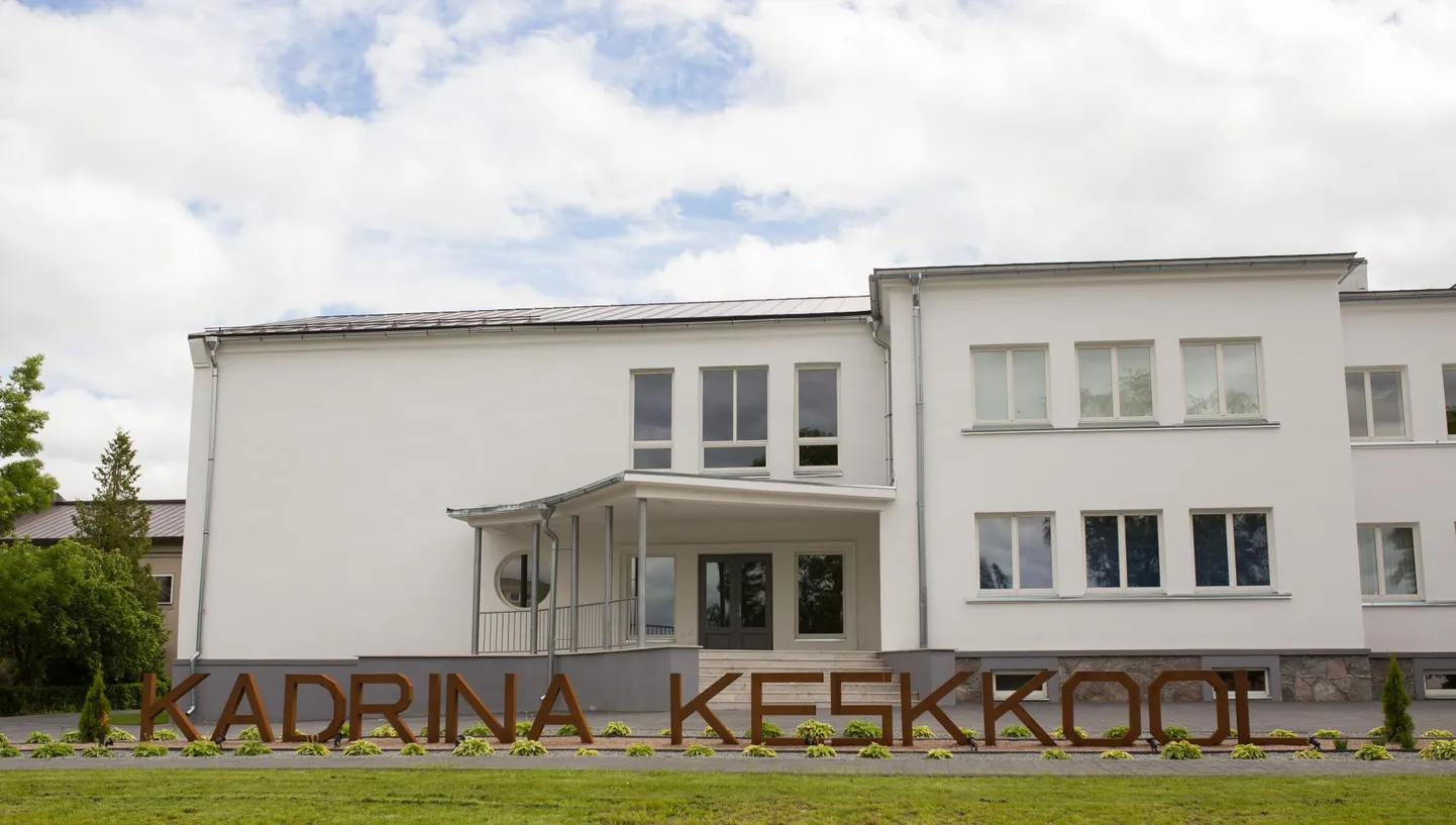 Ajalooteemaliste uurimistööde võistlusel tunnustati Kadrina keskkooli õpilasi.