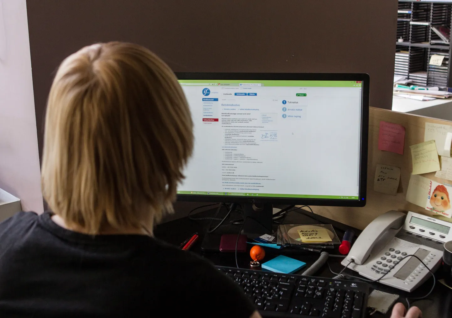 Reisikindlustuse sõlmimine internetis.