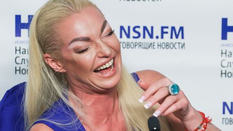ЗРЕЛИЩНО ⟩ «Грация картошки»: Волочкова провела презентацию своей новой песни