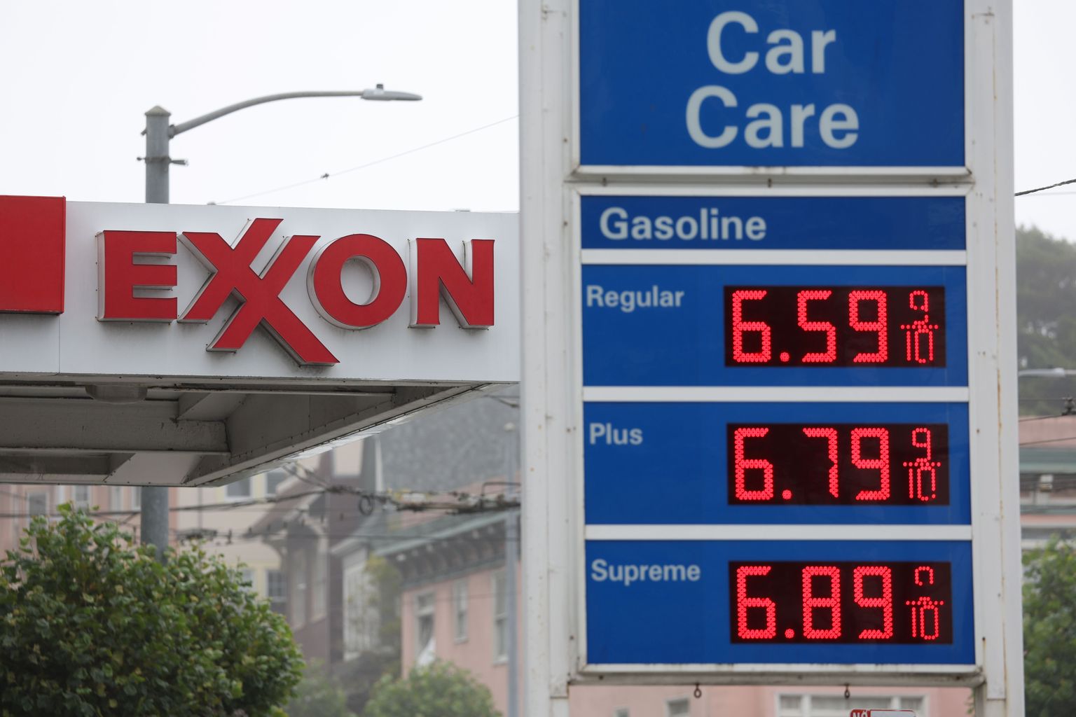 USA tarbijahinnad kasvasid juunis aastatagusega võrreldes 9,1 protsenti, peamiselt tulenevalt rekordkõrgest kütusehinnast.