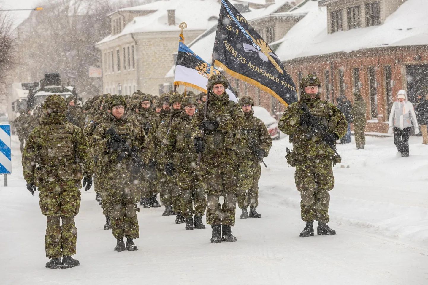 Möödunud aastal tähistati aastapäeva tihedas lumesajus.
