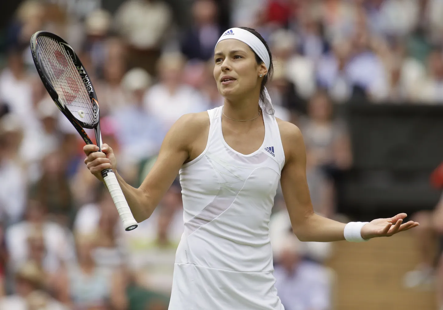 Ana Ivanovic pidi tunnistama 19-aastase Eugenie Bouchardi paremust.