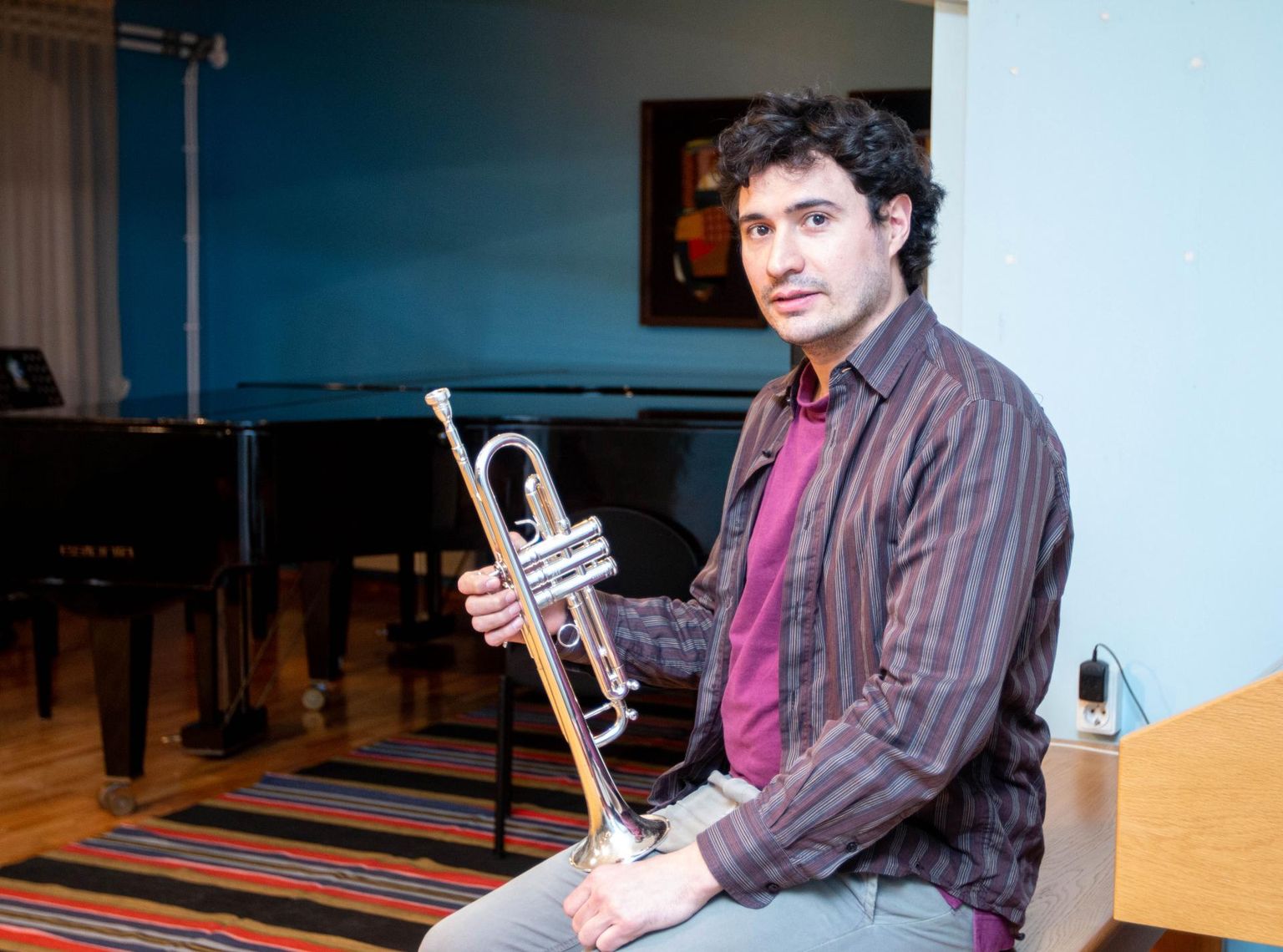 Jose Antonio Page Ramirez annab tunde mitmes muusikakoolis.
 