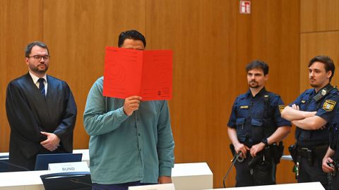 Saksa kohus määras Münchenis mullu autoga rahvamassi sööstnud afganistanlasele eluaegse