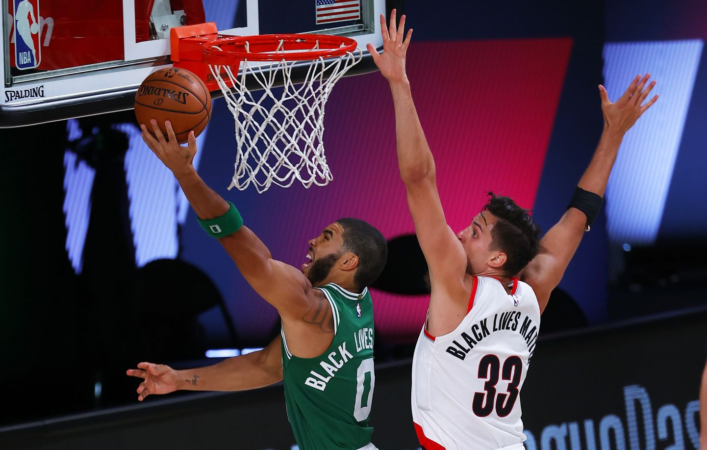 Jayson Tatum (rohelises) vedas Boston Celticsi võidule.