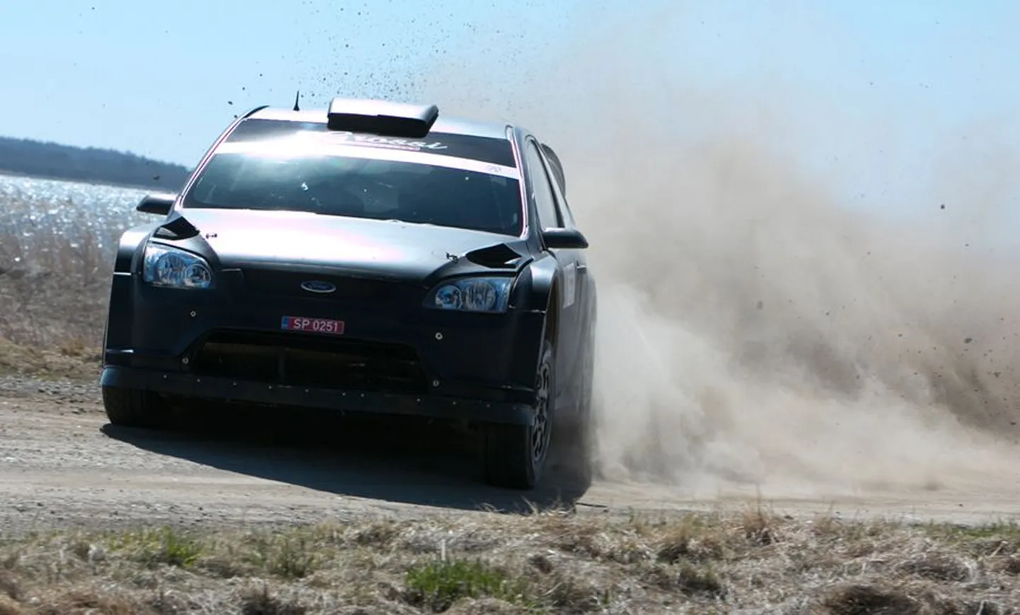 Tallinna ralli peaprooviks olnud Saaremaa ralli­sprindi võitsid Ford Focus WRCga sõitnud Georg Gross ja Raigo Mõlder.