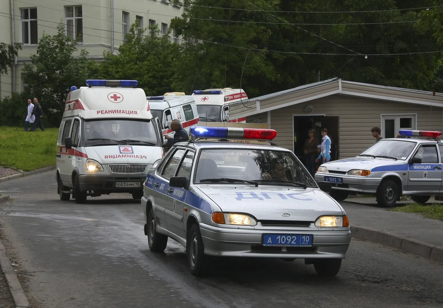 Politsei- ja kiirabiautod Venemaal. Foto pole kõnealuse juhtumiga seotud.